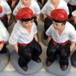 Las alternativas al caganer del belén que son más divertidas que el icónico pastorcillo