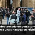 Un hombre armado empotra su vehículo contra una sinagoga en Michigan