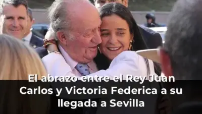 El abrazo entre el Rey Juan Carlos y Victoria Federica a su llegada a Sevilla