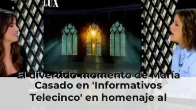 El divertido momento de María Casado en 'Informativos Telecinco' en homenaje al concierto de Rosalía